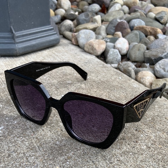 Prada Black Square Sunglasses - Picture 1 of 3